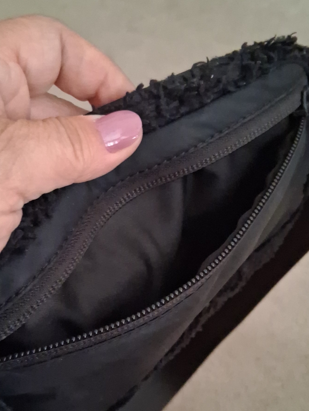 Lululemon Sherpa Bum Bag. In Black. Cute In Person. Vivid Black - Picture 6 of 8